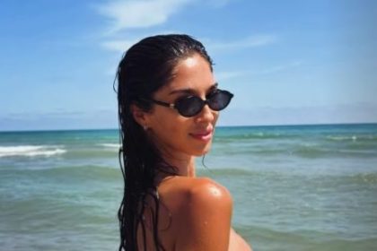 Đina Džinović se skinula u bikini