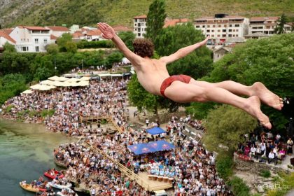 Mostar: POBJEDNICI 460. skokova sa Starog mosta: Pehari pripali Igoru Kaziću i Evaldu Krniću!