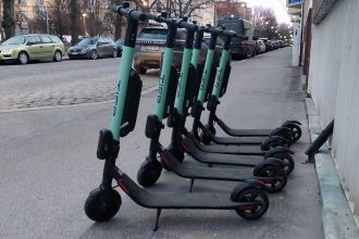 Nova pravila i kazne za vozače električnih romobila, u planu i identifikaciona naljepnica!