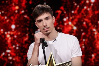 Ognjen Stojaković oduševio publiku na koncertu Vesne Zmijanac