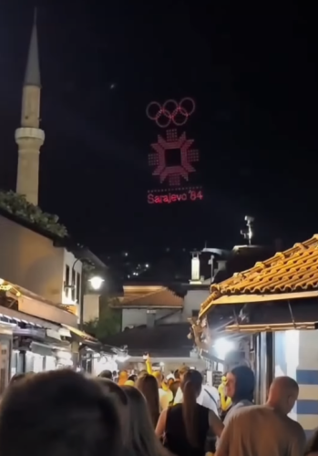Nebo iznad Sarajeva kao velika svjetlosna pozornica