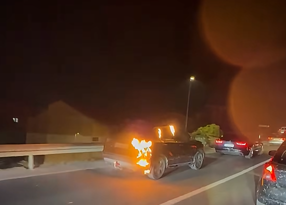 Nevjerovatni prizori kod Omiša: Bježao od požara u zapaljenom automobilu!