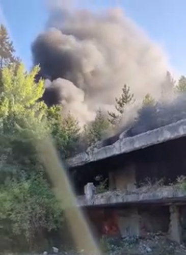 Požar zahvatio Titovu vilu u Bugojnu i prijeti da se proširi!