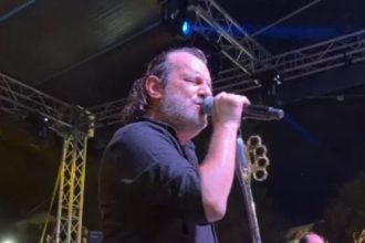 Aca Lukas zapalio Budvu, publika horski pjevala svaki stih! OVAKAV SPEKTAKL SE NE VIĐA SVAKO VEČE!