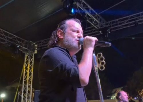 Aca Lukas zapalio Budvu, publika horski pjevala svaki stih! OVAKAV SPEKTAKL SE NE VIĐA SVAKO VEČE!