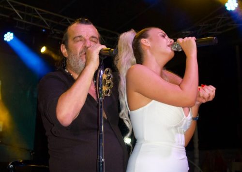 Amila Bajrić i Aca Lukas izveli „Kad mirišu jorgovani“
