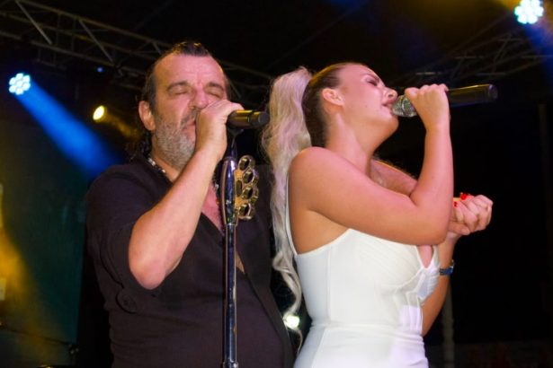 Amila Bajrić i Aca Lukas izveli „Kad mirišu jorgovani“