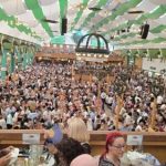 Otvoren Oktoberfest, zbog cijene jednog litra piva mnogima će se zavrtiti u glavi! ZA MJESTO KAMPOVALI, A ONDA IH DOČEKALA OVA CIFRA!
