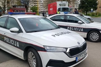 Strava u dvorištu škole u Tuzli: Djevojčica hladnim oružjem povrijedila dvije učenice!