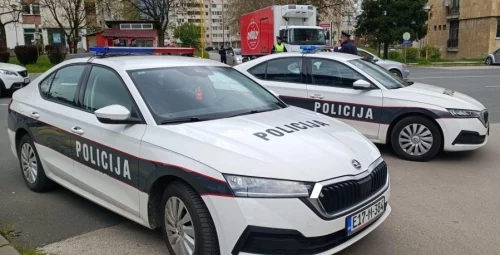 Strava u dvorištu škole u Tuzli: Djevojčica hladnim oružjem povrijedila dvije učenice! 