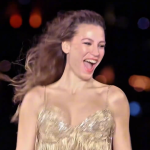 Serenay Sarikaya ukrala show u Parizu: Turska glumica zaplesala na modnoj pisti!