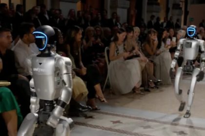 ROBOTI NA MODNOM SPEKTAKLU U MILANU!