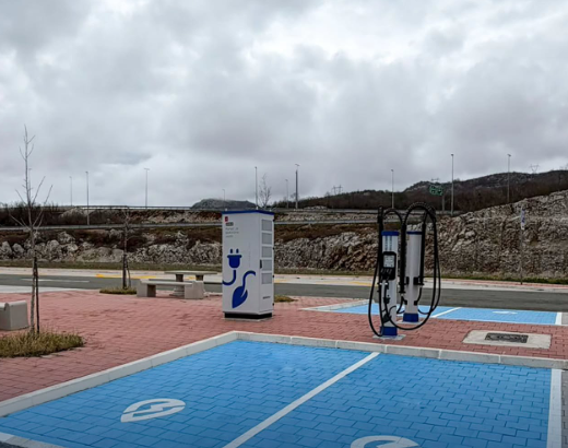 Vozač punio automobil pola sata, pa mu isporučili račun od 14.500 eura!