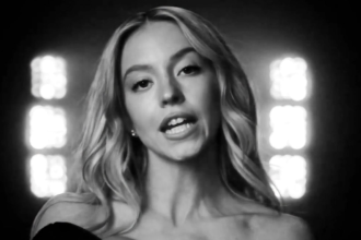 Sydney Sweeney pozirala u izazovnom izdanju!