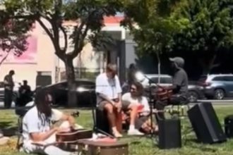 DŽASTIN BIBER SE POJAVIO BEZ NAJAVE I ZAPJEVAO POTPUNO BESPLATNO!