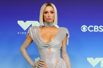 PARIS HILTON U SREBRU, PROREZI NA SVE STRANE!