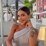 SANDRA AFRIKA RASKRINKALA KOLEGICU: SAMA SEBI PIŠE HVALOSPJEVE?! „Njihovi muzičari pričaju kako to radi u kombiju!”