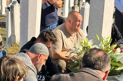  Dino Bešlić se oglasio, a ono što je podijelio tjera suze na oči! BOL ZA RODITELJIMA NE PROLAZI!