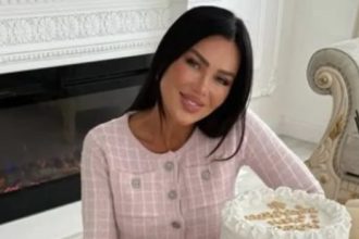 STANIJA OTKRILA ŠTA SPREMA KAD OGLADNI! Hrskavi losos i preliv koji osvaja — njen omiljeni obrok poželićete odmah da probate!